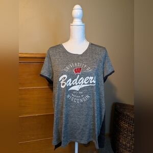 WISCONSIN BADGERS Red Glitter Short Sleeve College T-Shirt
